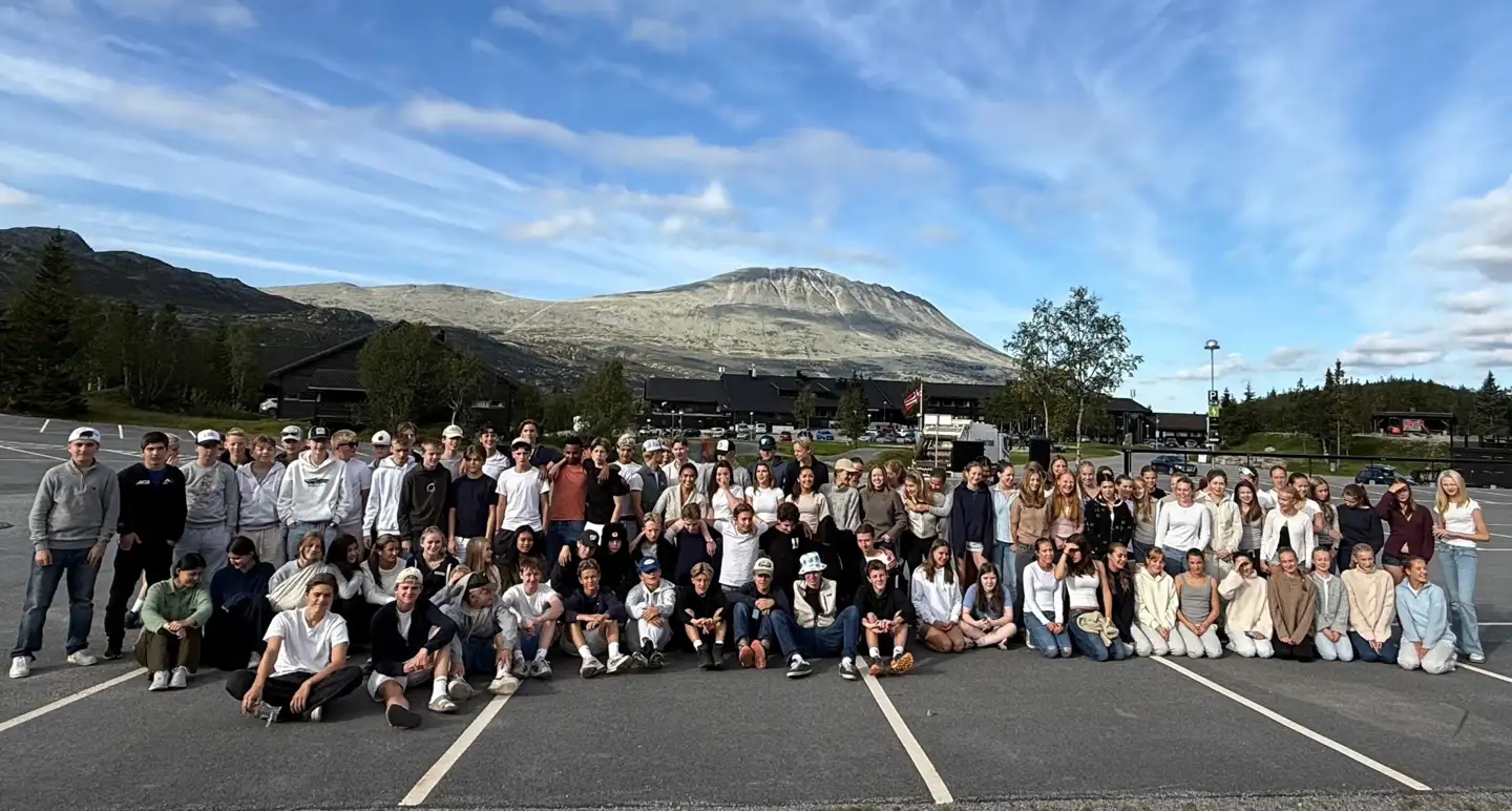 Elever på klassetur i norsk natur ved Rjukan